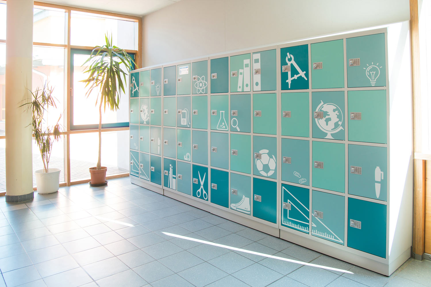 astradirect Schulschließfächer Schutzbrief, Gymnasium Olbernhau Die astradirect Schulschließfächer Versicherung, im Gymnasium in Olbernhau