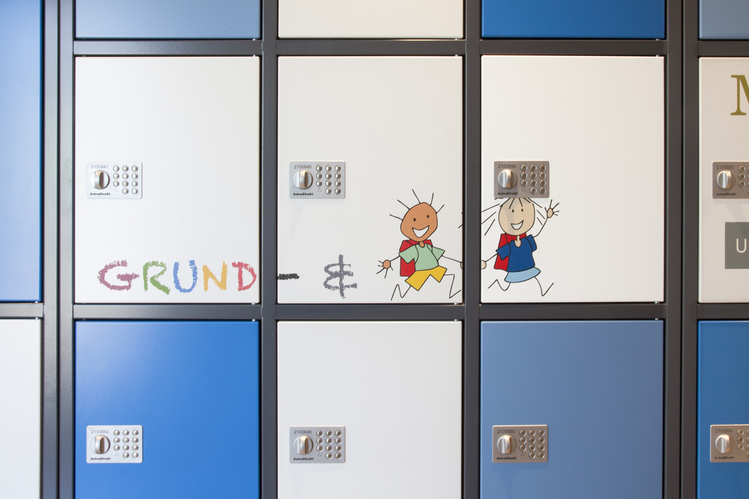 astradirect Schließfachanlagen, Strullendorf Mittelschule Das Schließfach von astradirect, in der Strullendorf Mittelschule. Fotos von Stefan Laus